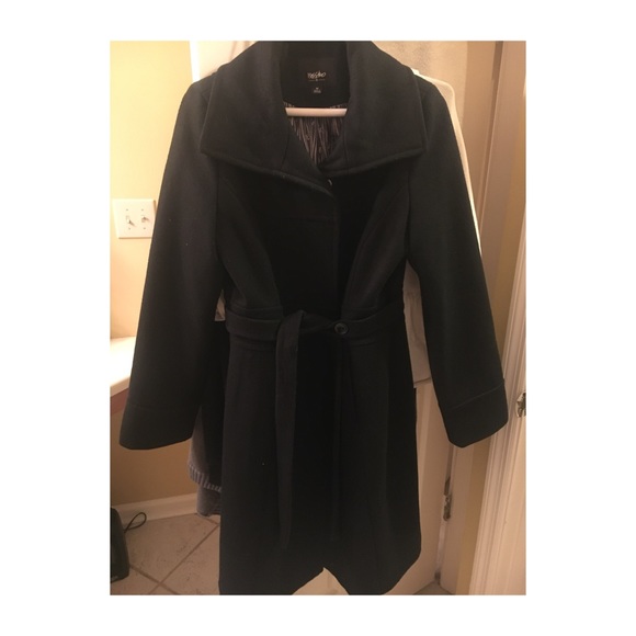 Mossimo Supply Co. Jackets & Blazers - Mossimo heavy long black winter coat. Size medium.